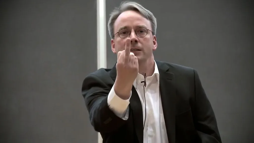 El creador de Linux usó IA para resolver un fallo y asegura que el proceso fue «infernal»