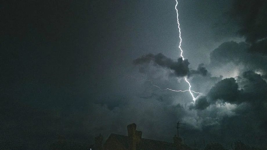 Orages : 12 départements de l'ouest placés en vigilance orange ce mercredi soir