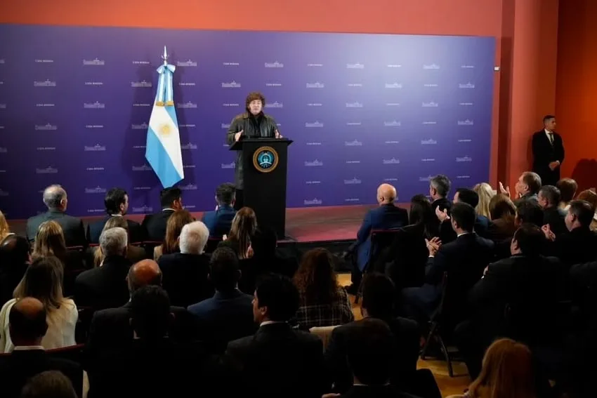 Milei recibe a diputados y senadores de LLA en Casa Rosada tras ratificar el rumbo frente a su Gabinete