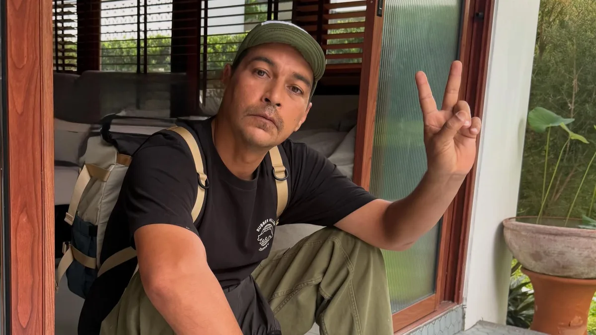 Hallan muerto al actor Ray MacDonald a los 49 años tras desplomarse en su casa de Tailandia