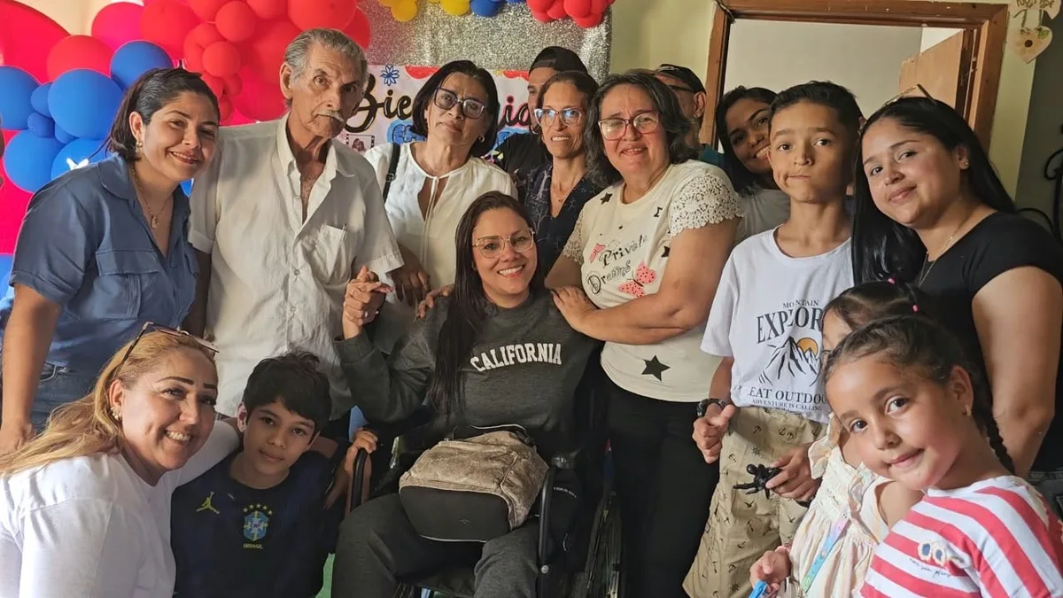 Familiares reciben a Emirlendris Benítez con sopa, caravana y mariachis en Barquisimeto