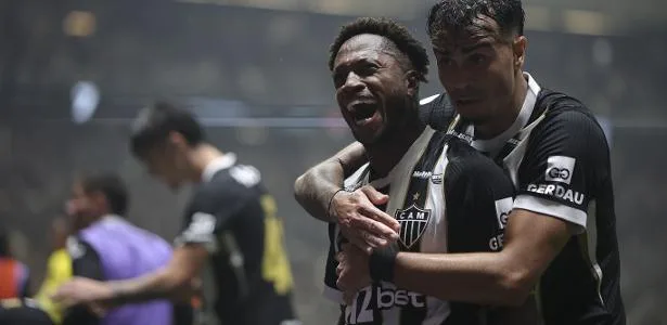 Fred celebra 1º gol pelo Atlético-MG e homenageia dupla após classificação