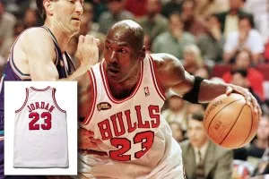 Camisa de Michael Jordan nas finais da NBA pode ser leiloada por R$ 500 milhões