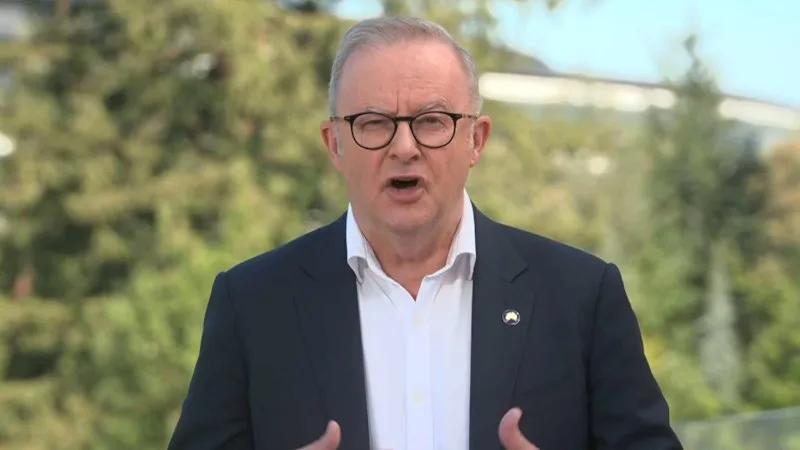 Prime Minister spruiks Australian social media laws