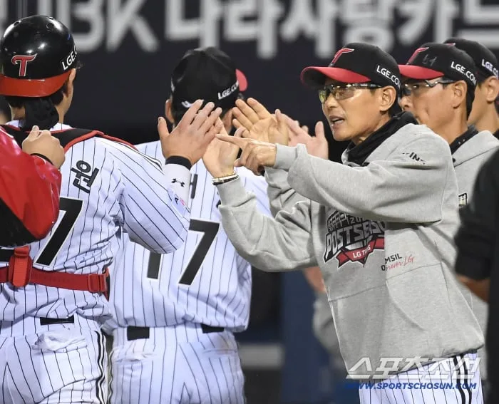 4등하면 죽을 것 같았는데 "한 경기 더 한 것 뿐" LG, KIA와 동일선상 싸움이다