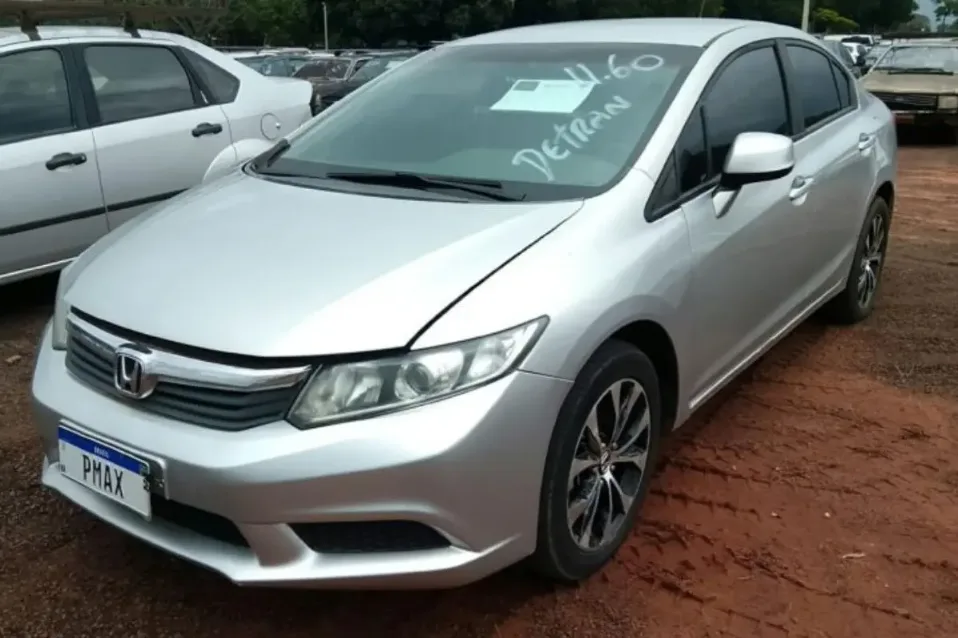 Civic a R$ 13 mil lidera leilão com Uno a partir de mil reais