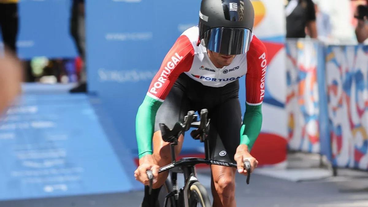 Tiago Antunes conquista medalha de ouro no contrarrelógio dos Jogos do Mediterrâneo
