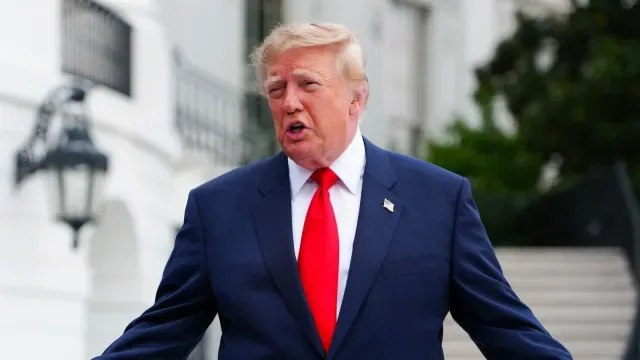 Trump diz que "chegou a altura de a Ucrânia ter um novo presidente"