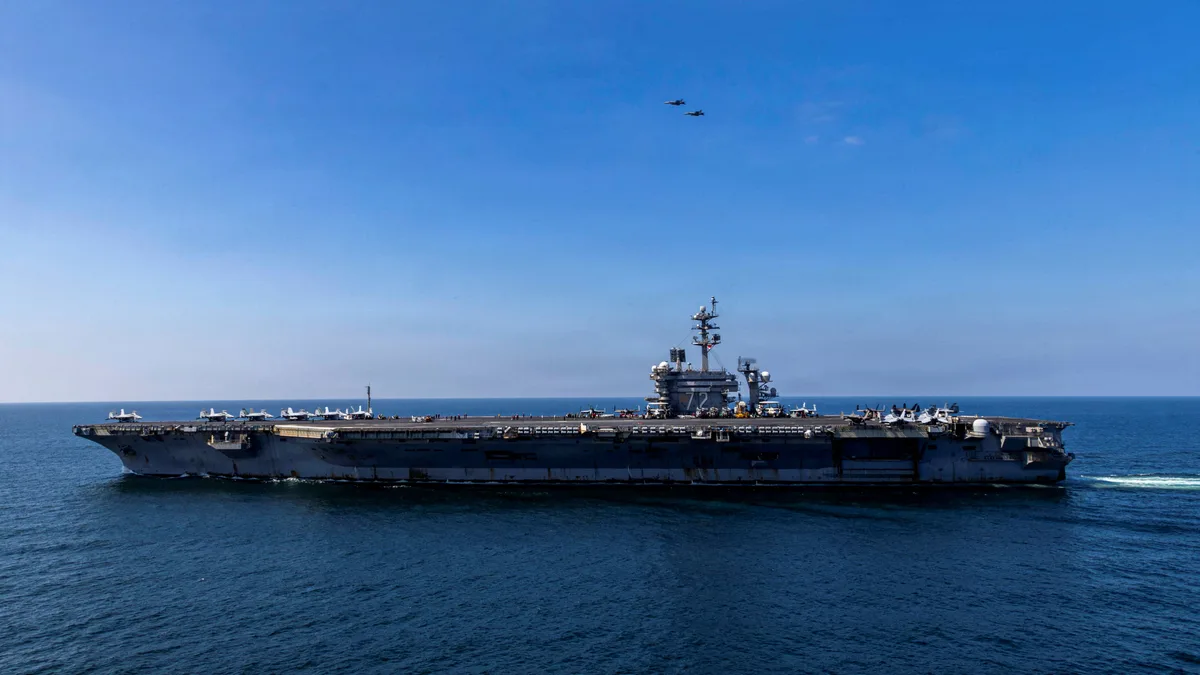 Donald Trump veut relooker les porte-avions américains, la Navy redoute une facture record