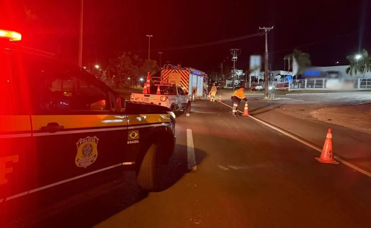 Acidente na BR-369: motociclista de 29 anos e passageiro morrem após baterem contra traseira de caminhão