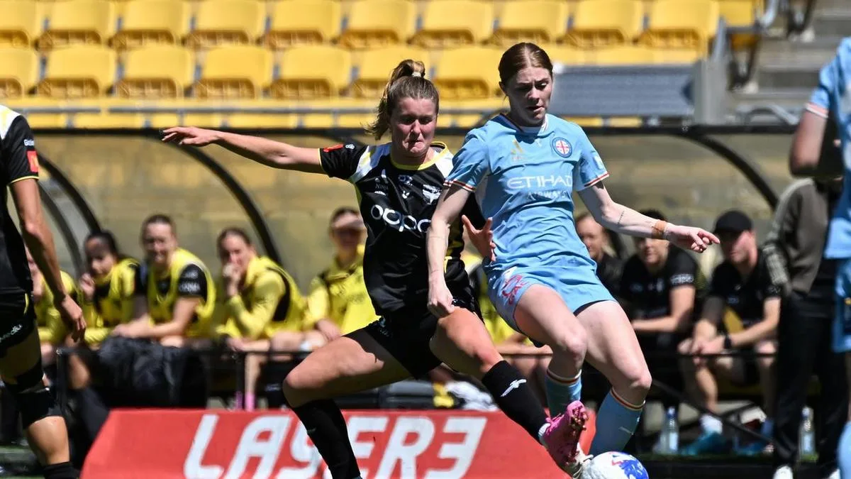Late strike lifts City to comeback ALW win over 'Nix