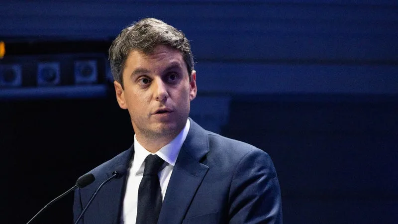 "Elle veut laisser les Ukrainiens se faire trucider": Gabriel Attal fustige la volonté de Marine Le Pen de couper les aides à l'Ukraine si elle est élue