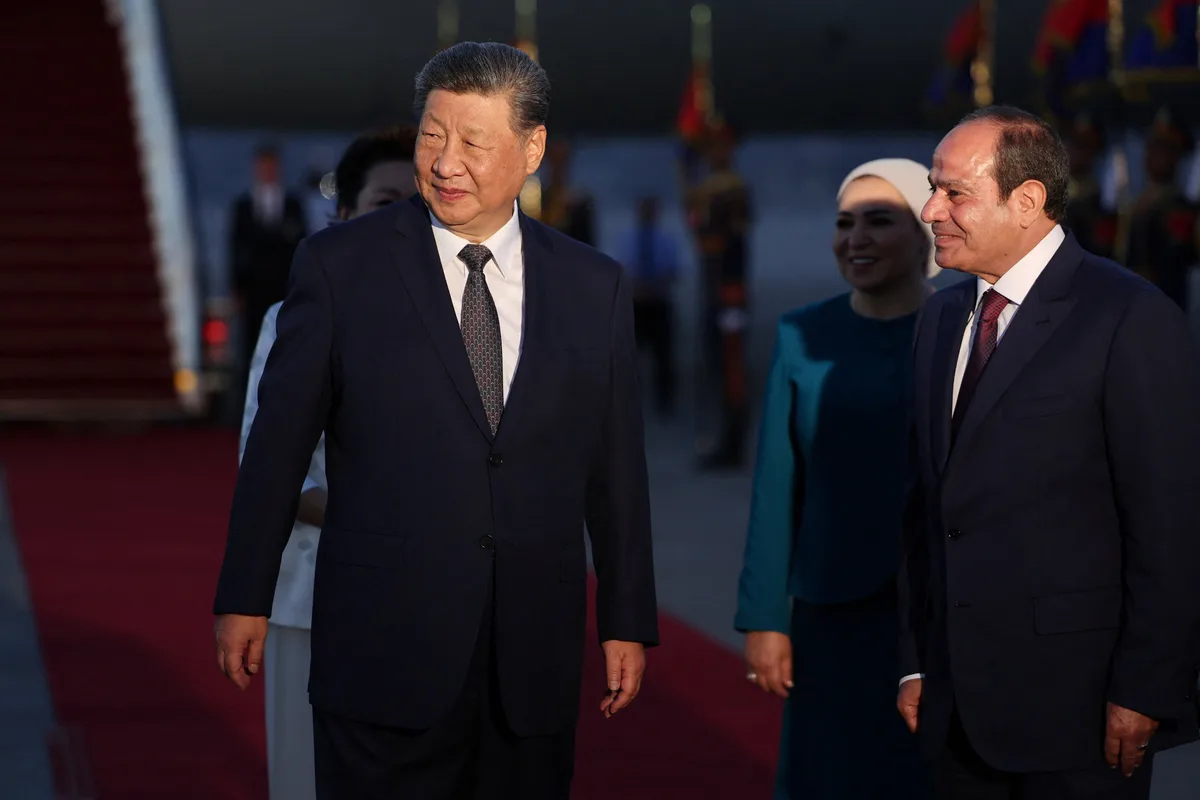 El líder del régimen chino, Xi Jinping, se reúne con el presidente de Egipto para reforzar los vínculos económicos