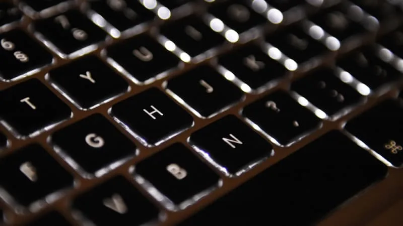 Une enquête ouverte pour cyberharcèlement et menace de mort ciblant l'agente Gisèle Journo, proche de Lena Situations