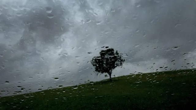 Unwetterfront zieht gen Osten: Wetterdienst warnt vor Starkregen im Süden Bayerns