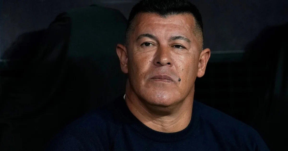 Almirón, tras la eliminación de Central: "Nos vamos muy tristes porque hicimos todos los méritos para pasar"