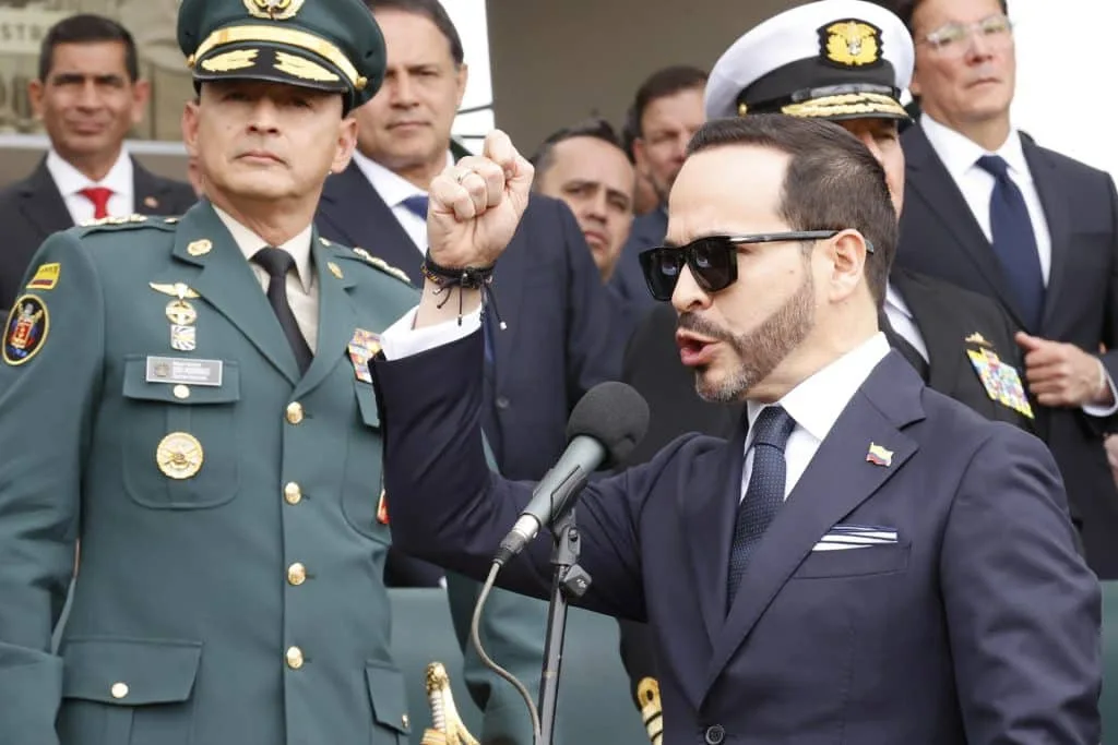 De la Espriella anunció fin de conversaciones de paz con grupos armados
