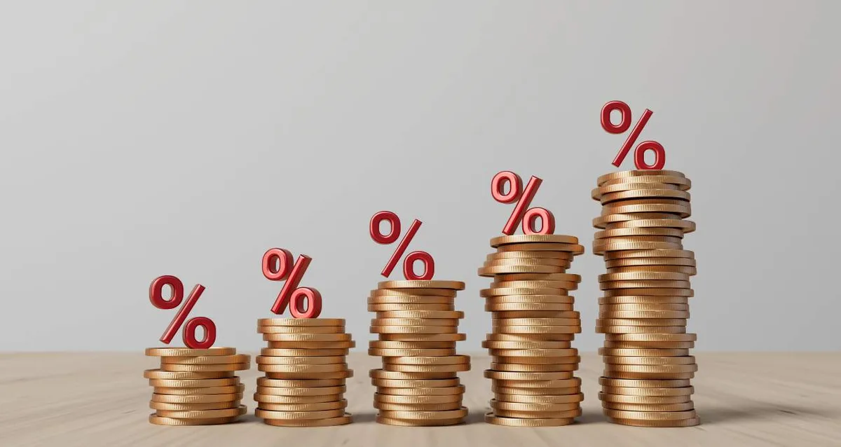 Taxas de juros curtas caem após Caged, mas longas avançam com Fed e fiscal