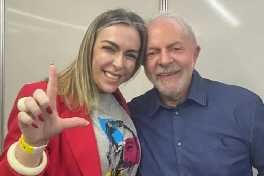 Lula diz que nunca viu lobista amiga de Lulinha e que já tirou fotos com ele
