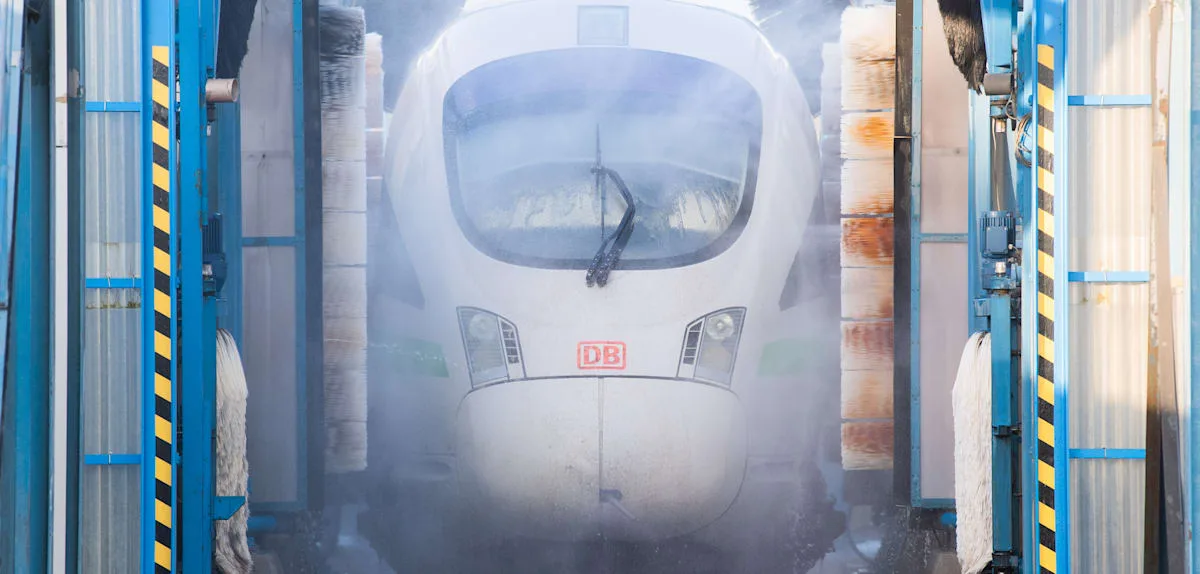 „Der Schmutz muss weg“ – Deutsche Bahn steckt über 200 Millionen Euro in „XXL-Waschprogramm“