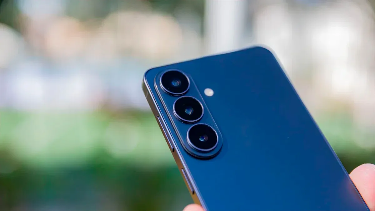 Hackers invadem Galaxy S26 e Pixel 10 em competição que revelou 98 falhas de segurança