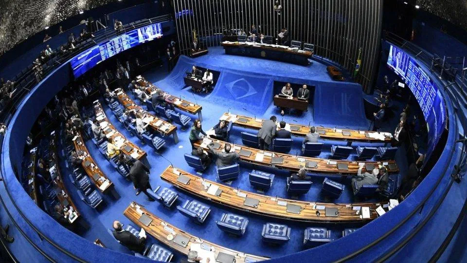 Oposição articula quebra de quórum para travar PEC 6×1 e PL das Terras Raras no Senado