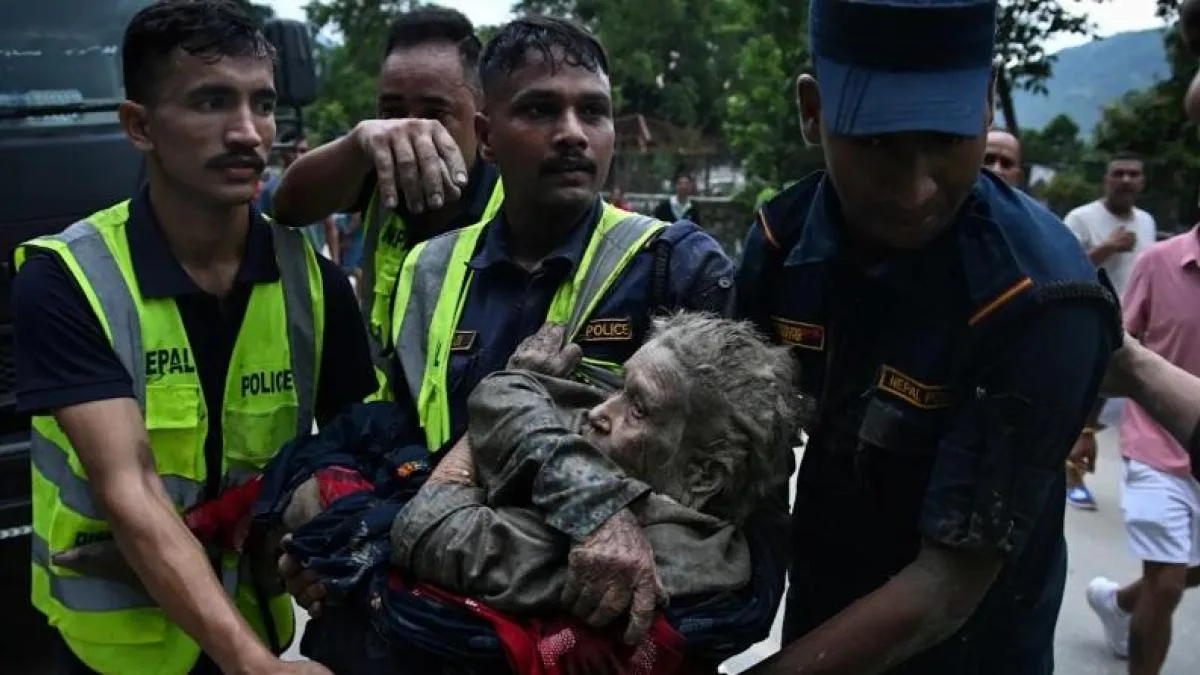 El 'milagro' de Gunakeshari Bohara, la única superviviente de una residencia de ancianos arrasada por la riada del Himalaya
