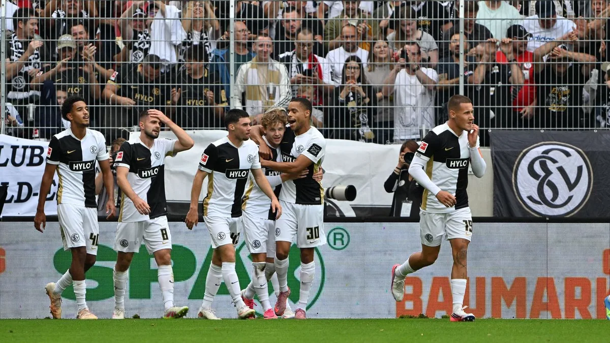 Fußball: Elversberg feiert furiose Bundesliga-Premiere - BVB siegt