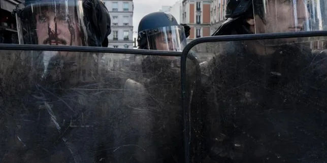 Les forces de l’ordre dépassées par une mobilisation imprévisible le 17 octobre : « Quelque chose a foiré, ce n’est pas concevable que des groupes puissent arriver si près de l’Elysée »