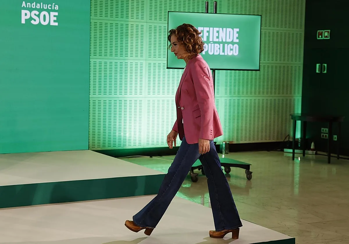 Montero se defiende como senadora: «Es imprescindible que Andalucía tenga una voz potente a nivel estatal»