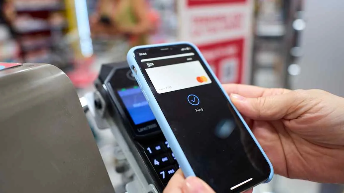 Apple set for UK legal fight over iPhone tap-to-pay rules