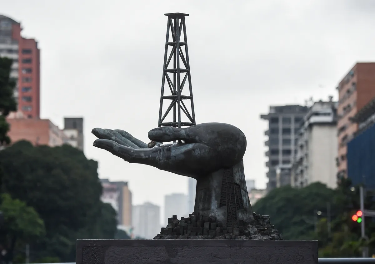 Empresario colombiano Jaime Gilinski avanza en las negociaciones para asumir operaciones petroleras en Venezuela, según Bloomberg
