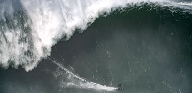 Brasil leva prêmios de maiores ondas no 'Oscar' do surfe; assista