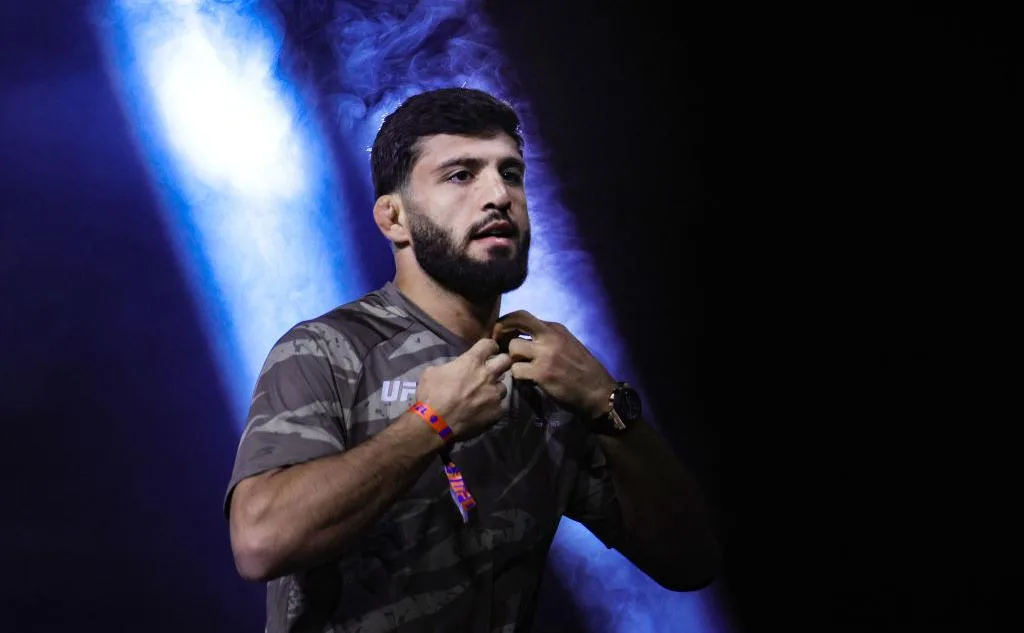 Царукян выиграл бой в UFC, за который ему обещали поединок с чемпионом