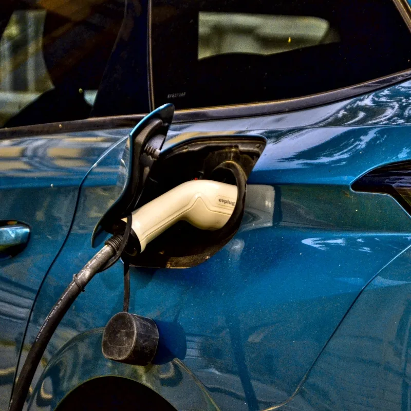 Actualité : Les hybrides rechargeables polluent de plus en plus, et vous en êtes probablement la cause