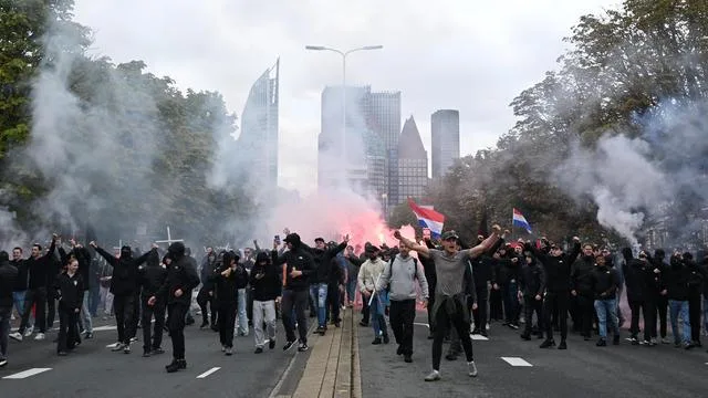 Niederlande: Rechtsextreme Proteste in Den Haag schlagen in Gewalt um