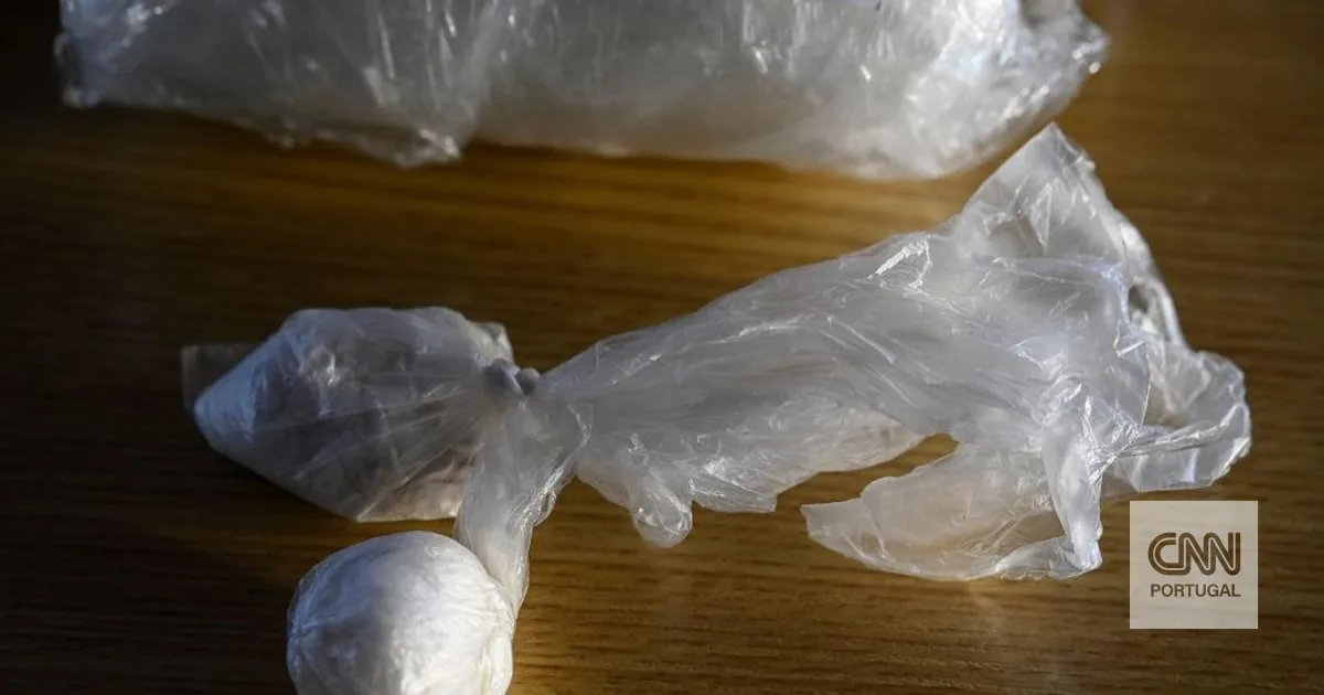 Cocaína escondida em fruta. Judiciária ajuda autoridades espanholas a apreender 150 quilos