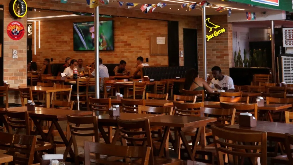 Bares e restaurantes apostam em PEC do Trabalho Flexível para contornar impactos do fim da escala 6×1: ‘A conta chegará ao cidadão’