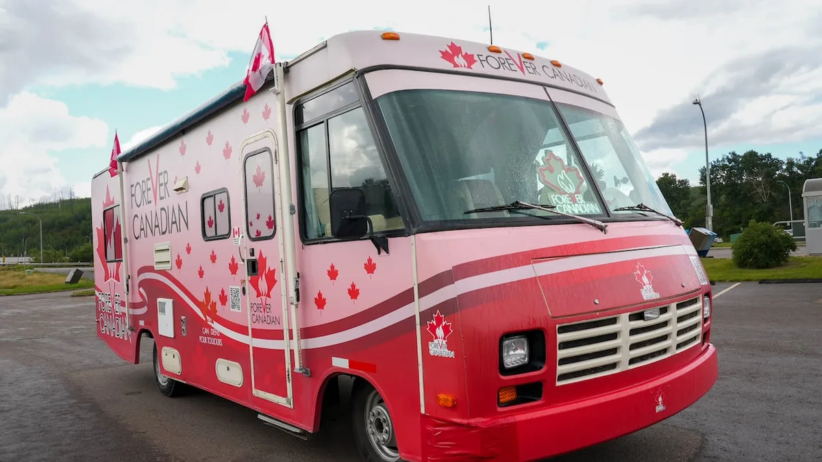 Forever Canadian kicks off official campaign for 'remain' side in Alberta referendum