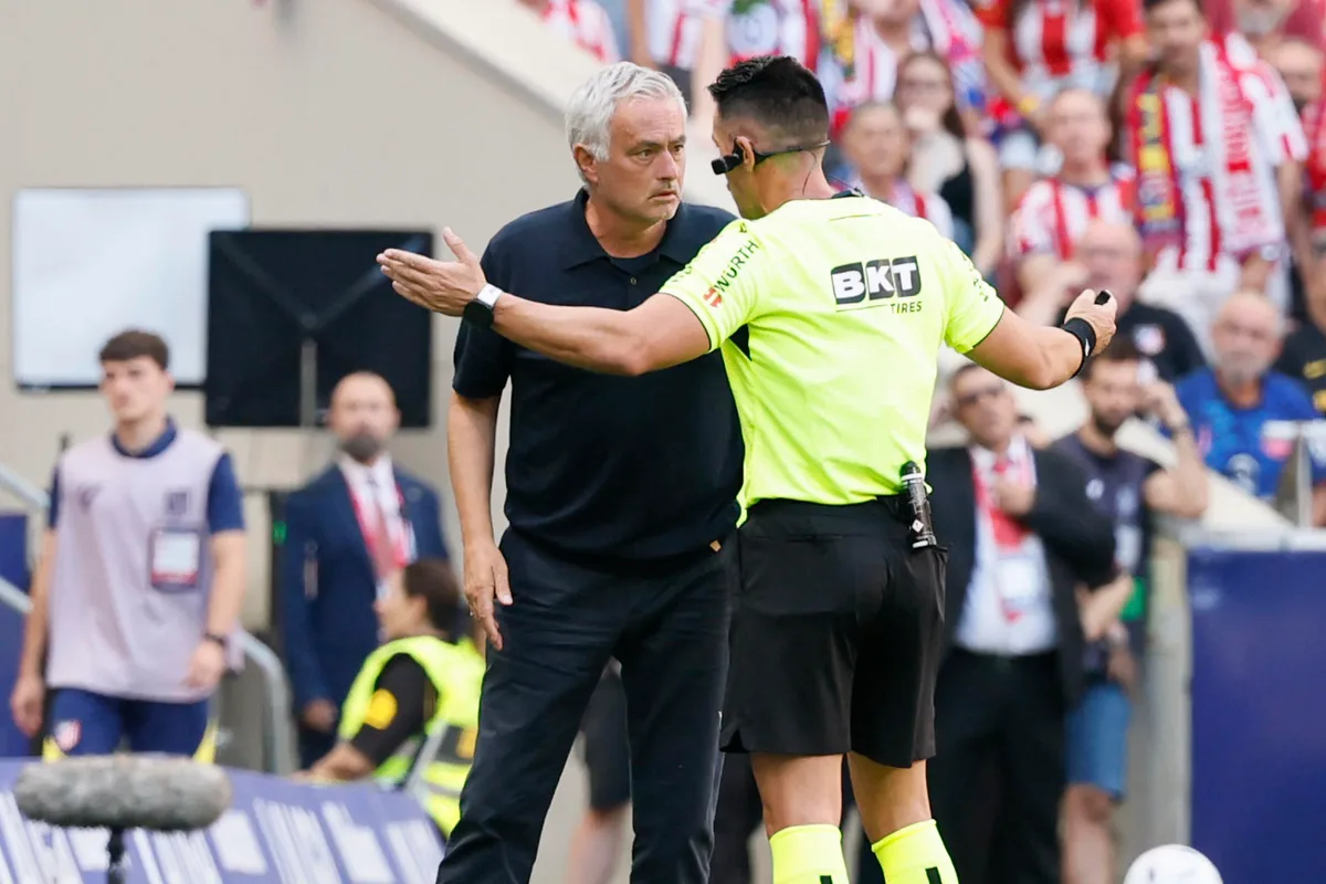 La arremetida de Mourinho contra los árbitros tras perder el derbi ante Atlético de Madrid