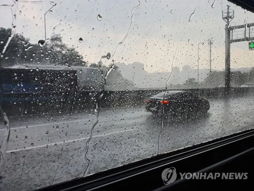 충북 오후에 소나기…낮 최고 28도