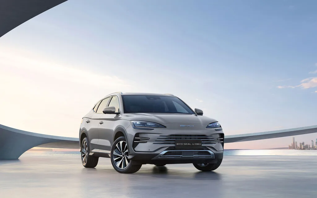 Europa y China alcanzan un acuerdo que apunta a reducir a la mitad la llegada de coches híbridos chinos en cuatro años