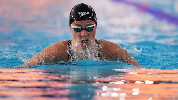 Summer McIntosh edged by 0.02 seconds in 200m medley, earns silver for 3rd medal at Pan Pacs