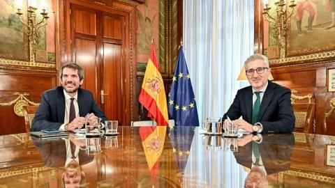Hacienda inicia las negociaciones para los Presupuestos con un primer acercamiento con Sumar