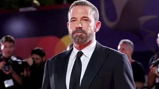 Ben Affleck recrea una escena de Mía Colucci en "Rebelde" y desata furor en redes