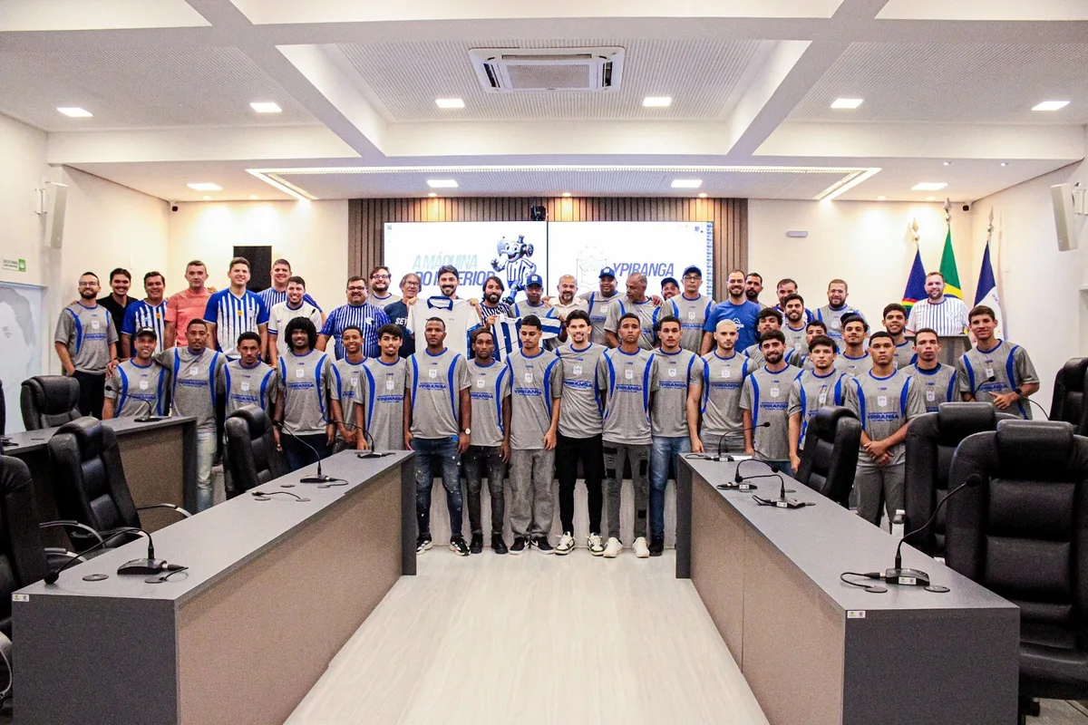Ypiranga apresenta elenco e novos uniformes para disputa do Pernambucano