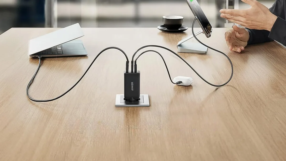 Un seul chargeur pour tout recharger : l'Anker Nano II 65W à 22€ chez Amazon