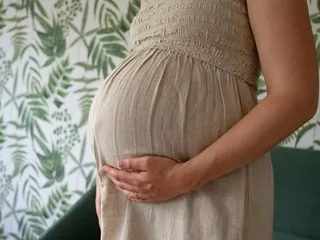 Avec des budgets de plus en plus serrés, de nombreux parents en France renoncent à faire un enfant supplémentaire
