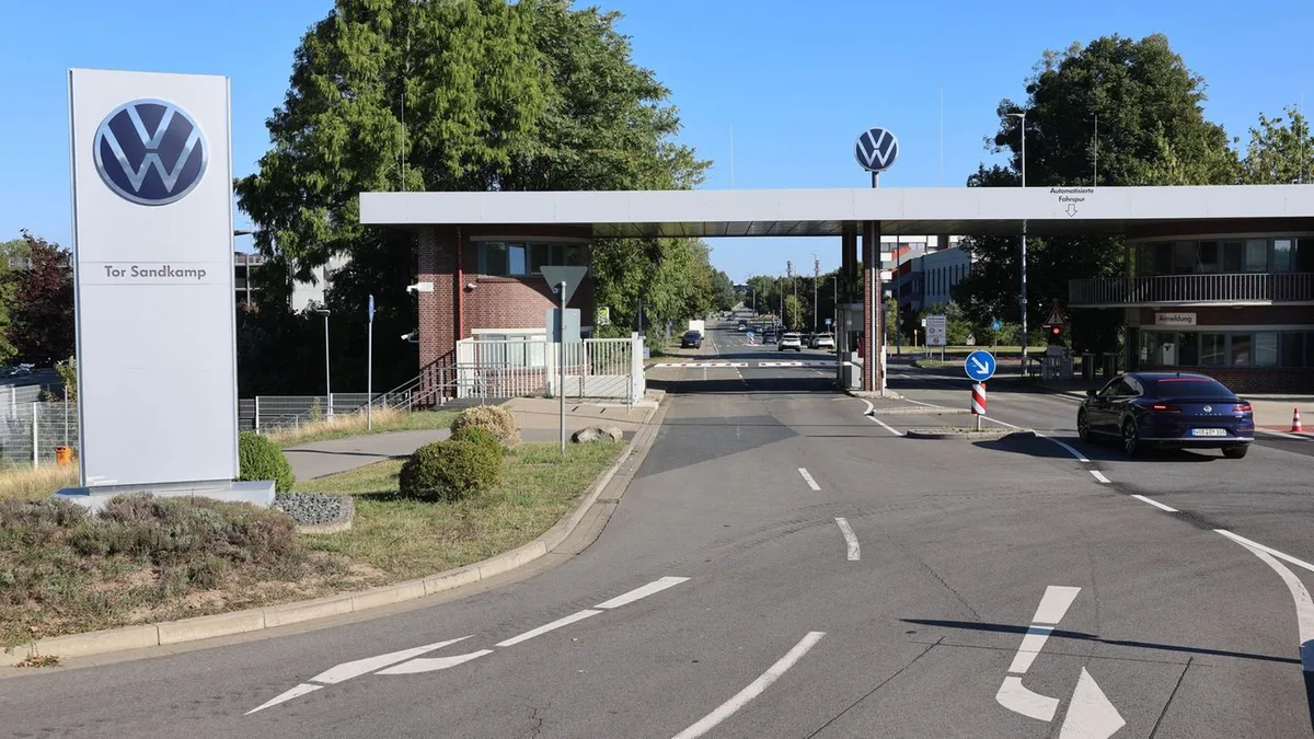 Autobauer Volkswagen: VW im Umbruch: Vorstand erntet heftige Kritik für Sparkurs