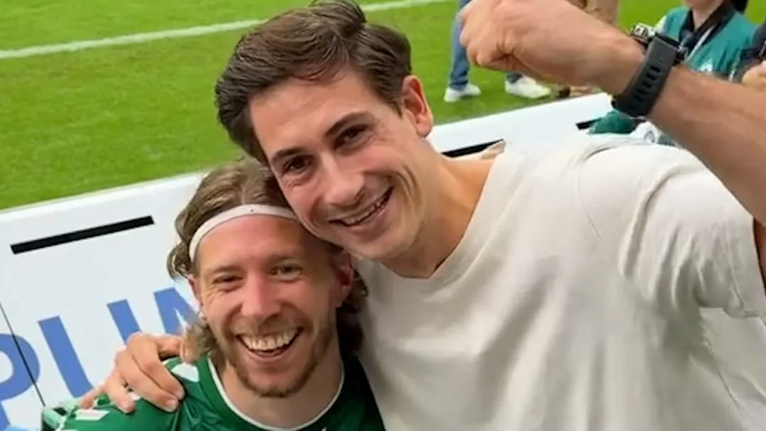Gänsehaut pur! - Weiser-Physio total aufgelöst auf Tribüne